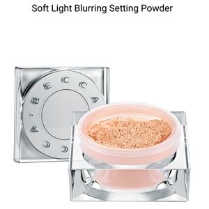 New! BECCA SOFT LIGHT BLURRING POWDER